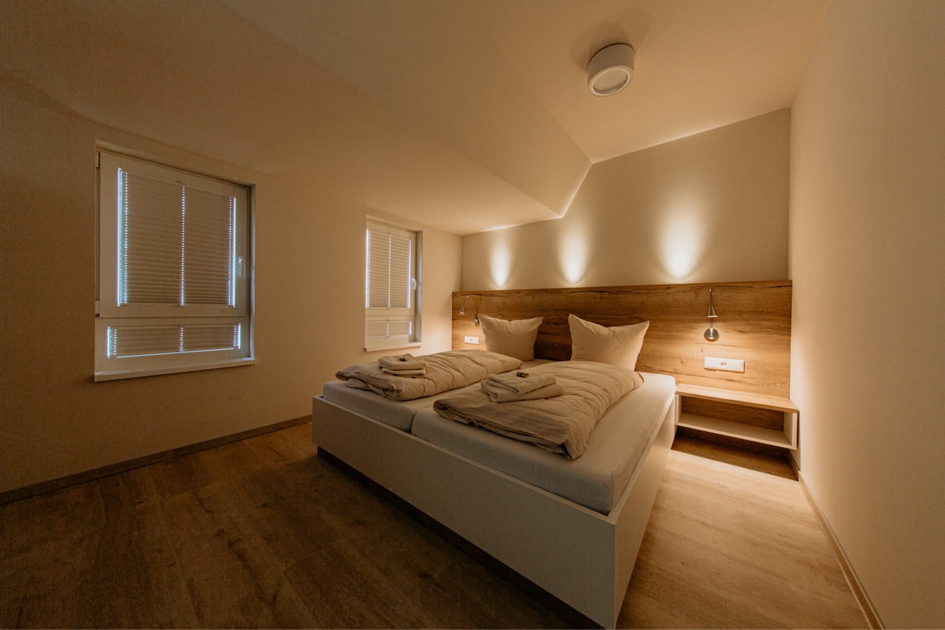 Bad im großen Apartment